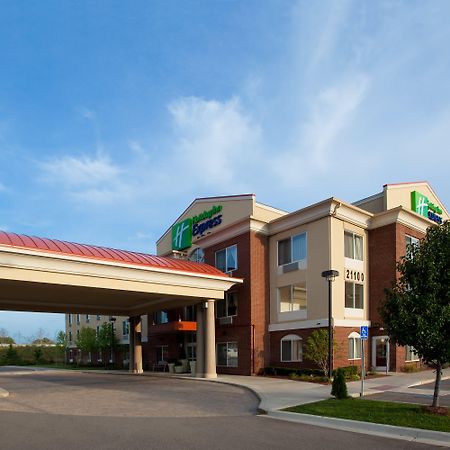 Holiday Inn Express & Suites Detroit - Farmington Hills By Ihg Northville Zewnętrze zdjęcie