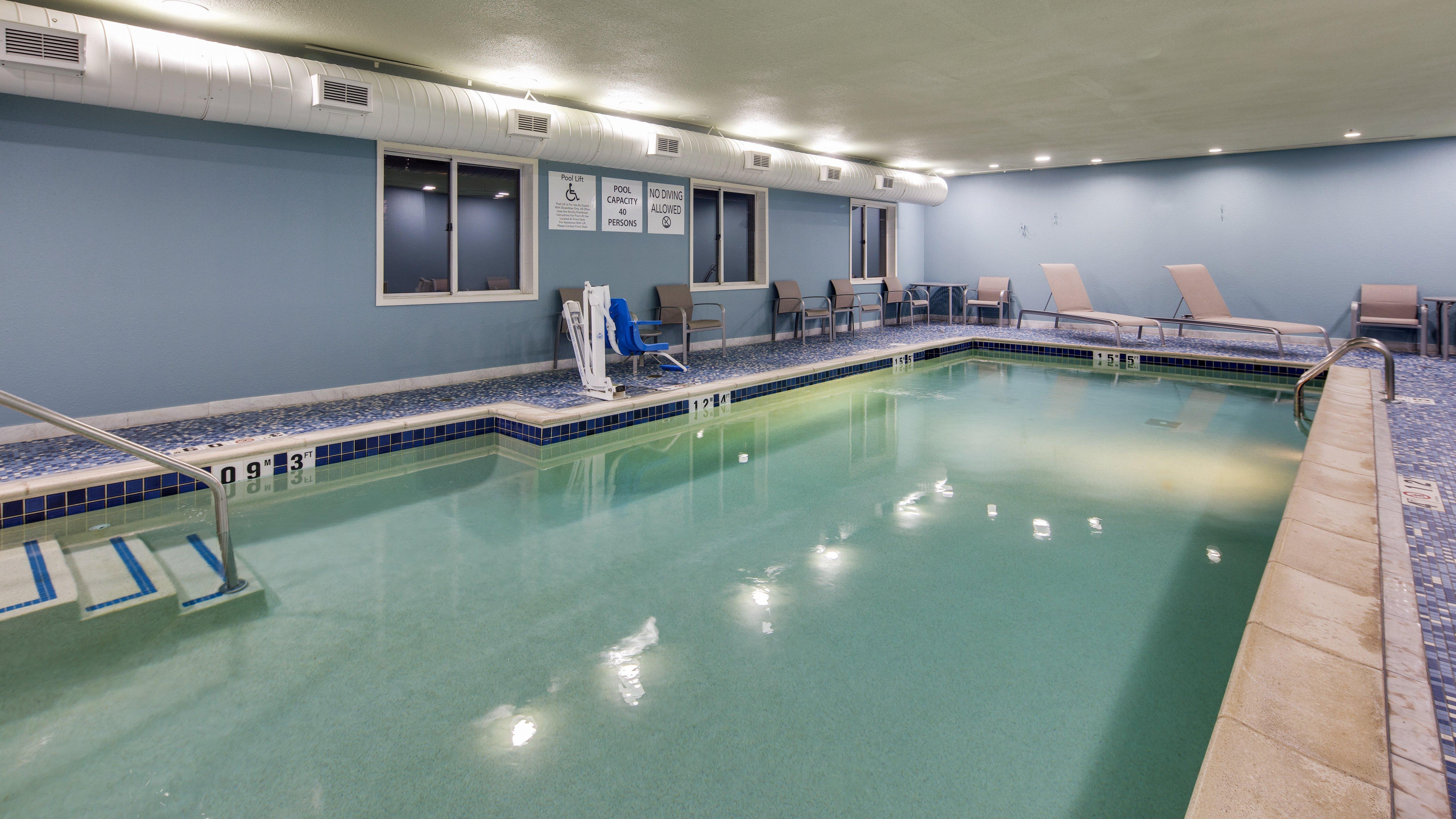 Holiday Inn Express & Suites Detroit - Farmington Hills By Ihg Northville Zewnętrze zdjęcie