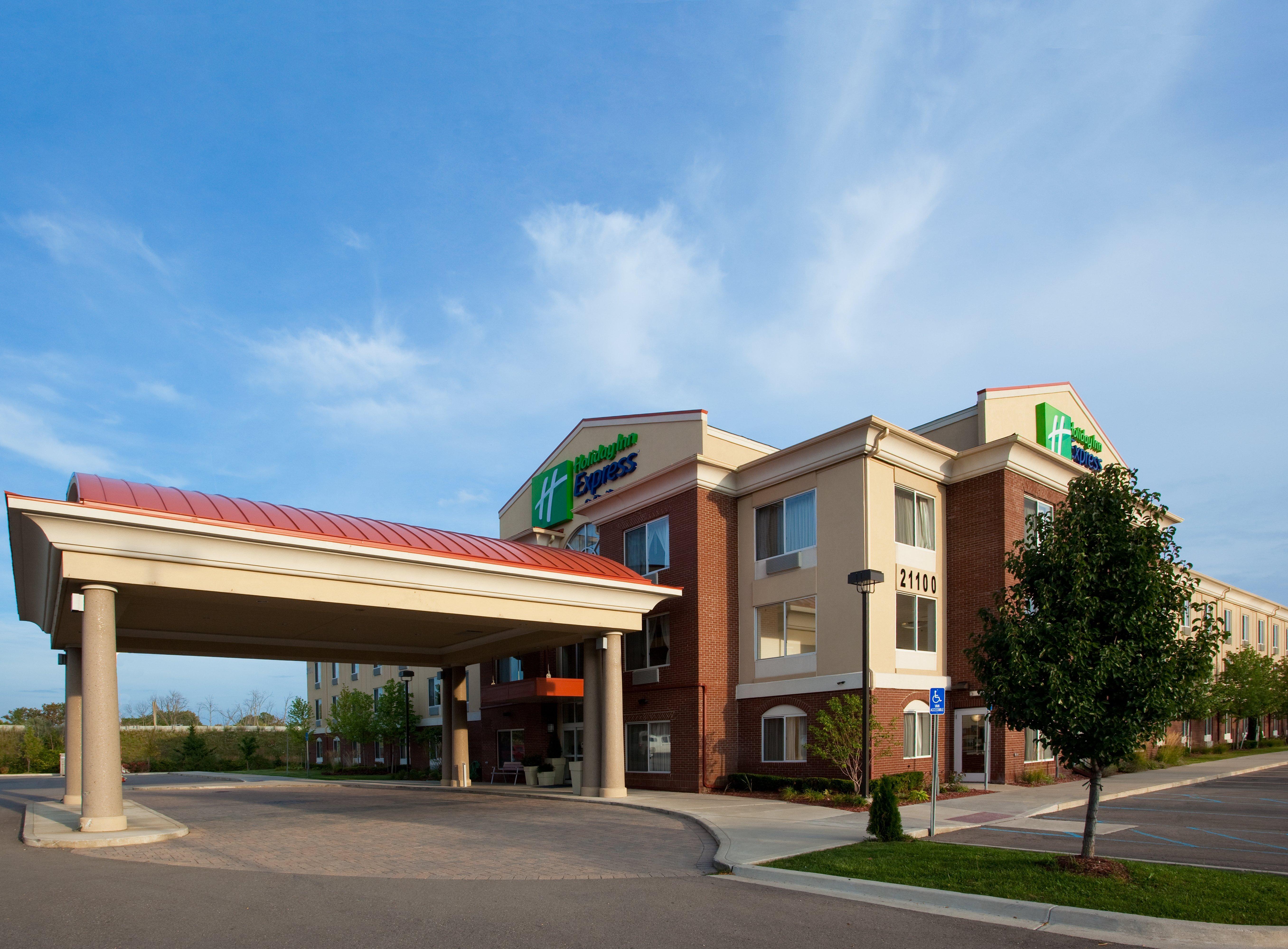 Holiday Inn Express & Suites Detroit - Farmington Hills By Ihg Northville Zewnętrze zdjęcie
