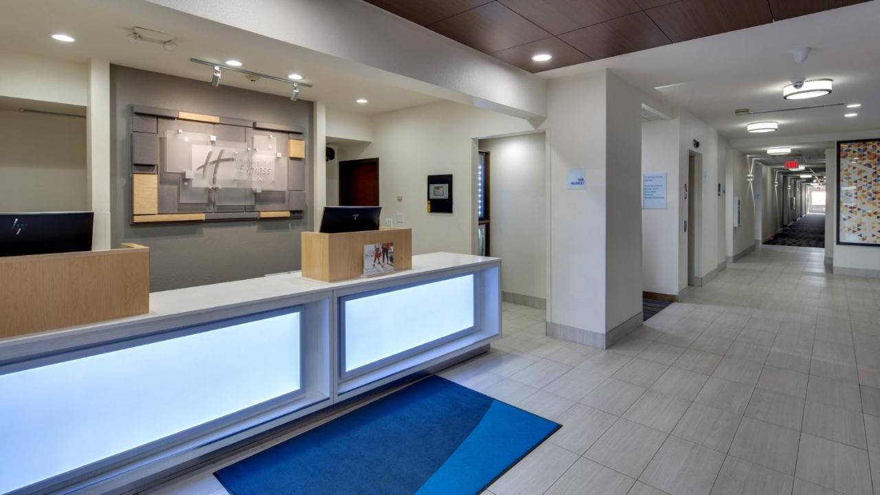 Holiday Inn Express & Suites Detroit - Farmington Hills By Ihg Northville Zewnętrze zdjęcie