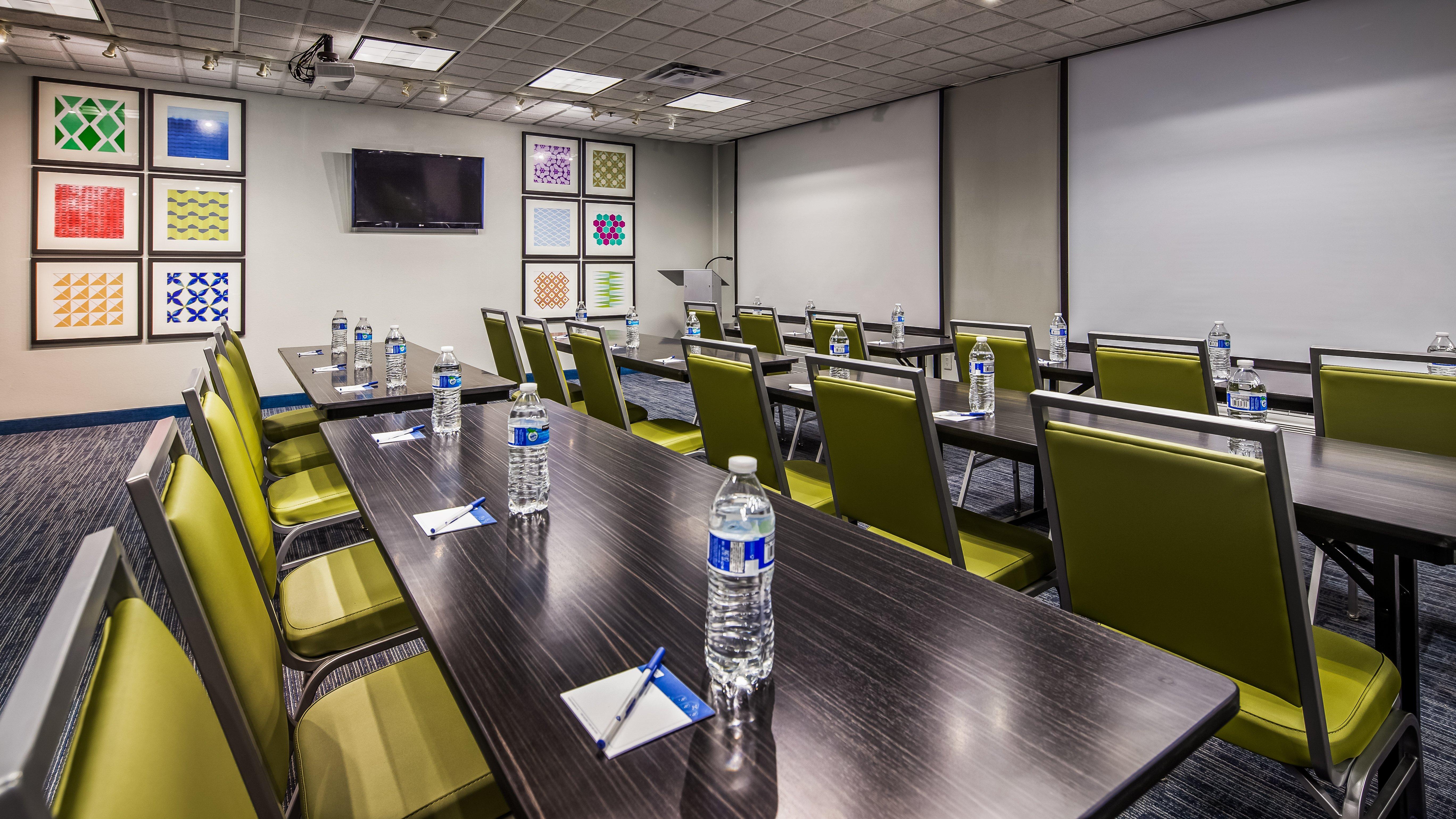 Holiday Inn Express & Suites Detroit - Farmington Hills By Ihg Northville Zewnętrze zdjęcie