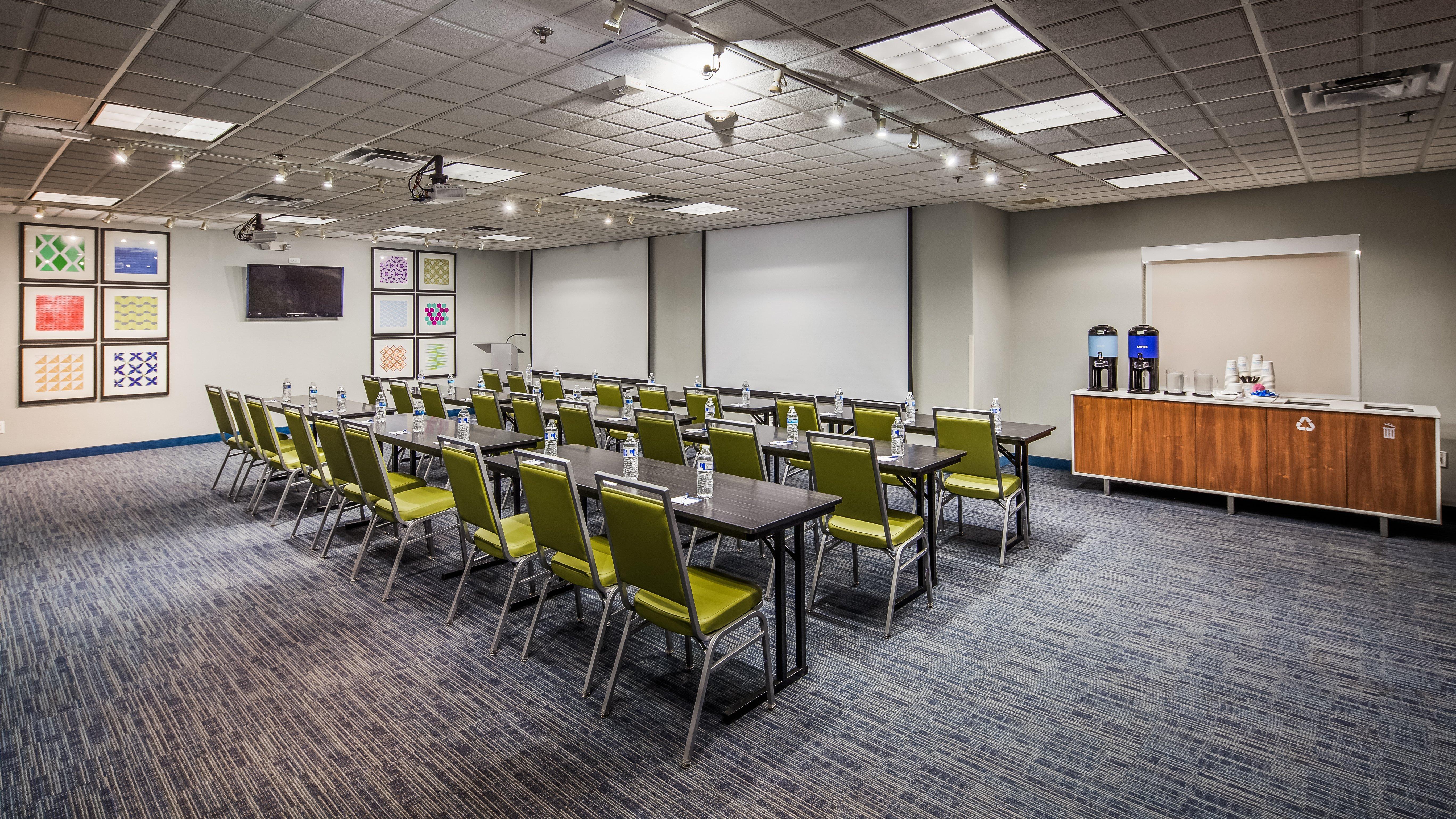 Holiday Inn Express & Suites Detroit - Farmington Hills By Ihg Northville Zewnętrze zdjęcie